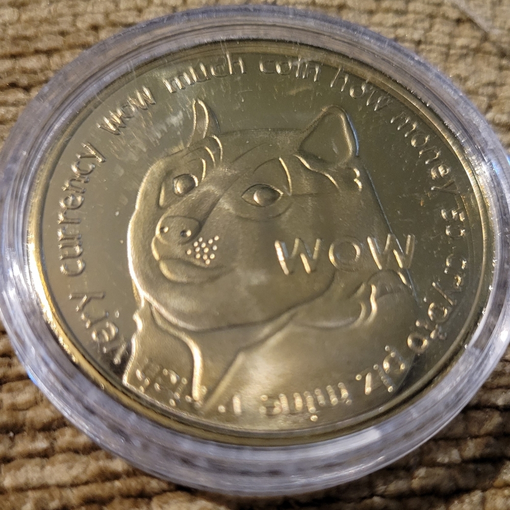 DOGE New Gold Collectible Coin
